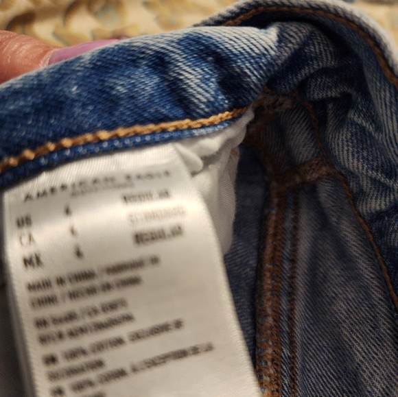 American Eagle Distressed Jeans - Picture 3 of 4